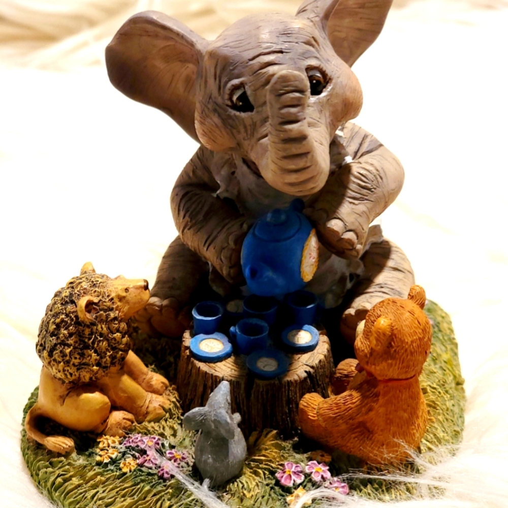 COPY - Peanut Pals Elephant Sculpture Collection
